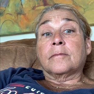 Meet your Posher, Debbie